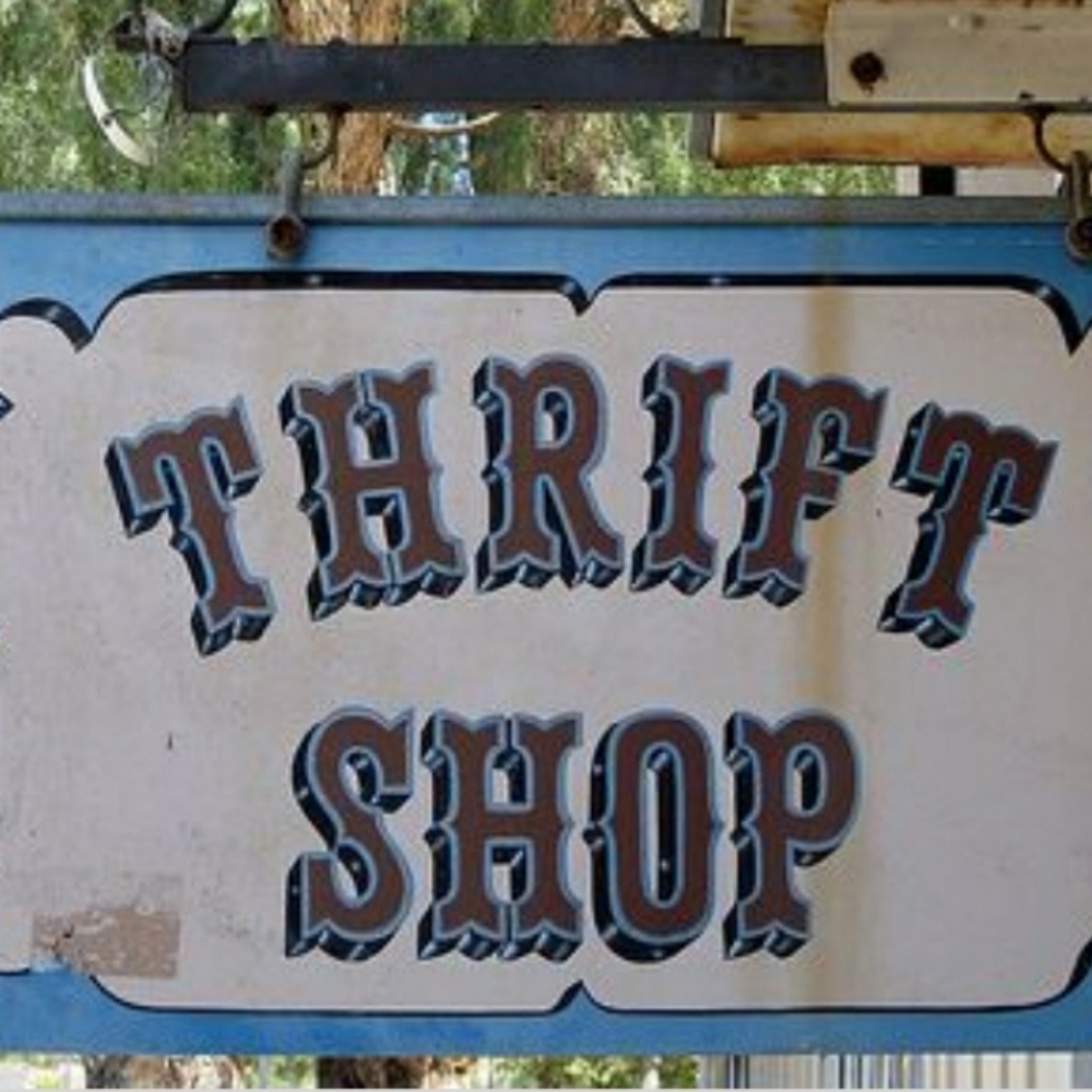 ⬇️Welcome to my Thrift Shop⬇️Thrift items.🏷️